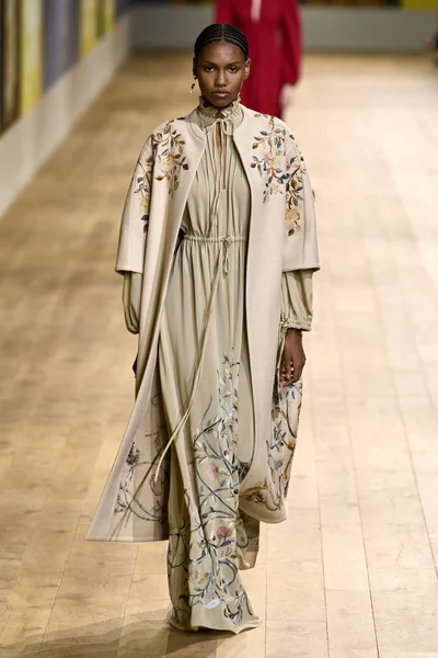 Look 12